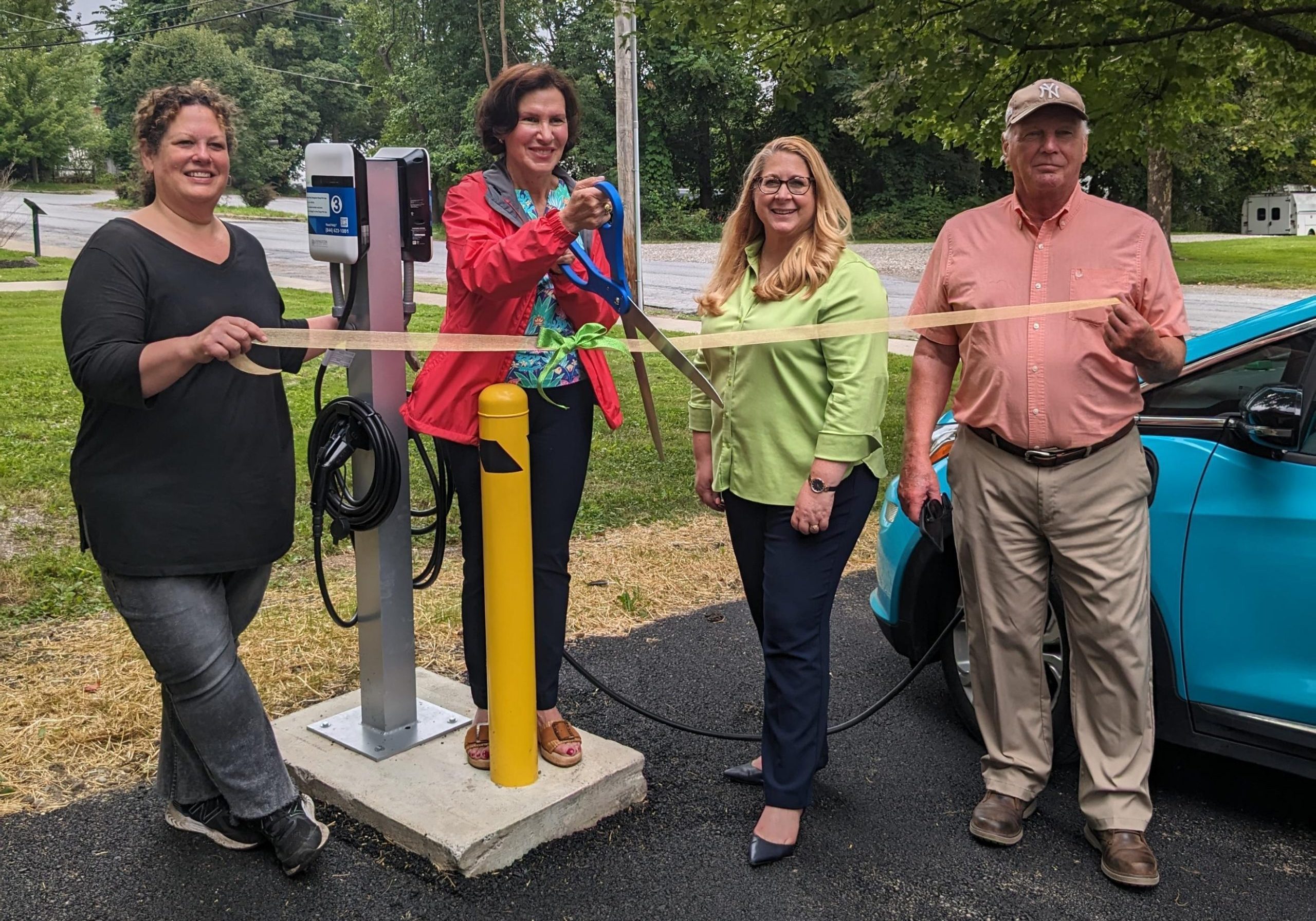 ev-station-ribbon-cutting-horizontal EV Station Ribbon Cutting at the Town of Washington Town Hall