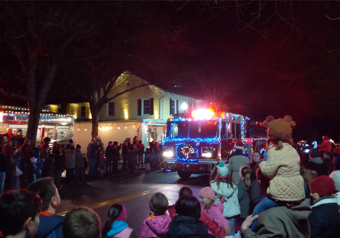 parade-of-lights-crowd