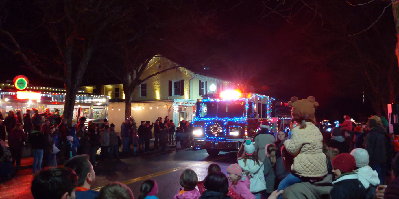 parade-of-lights-crowd